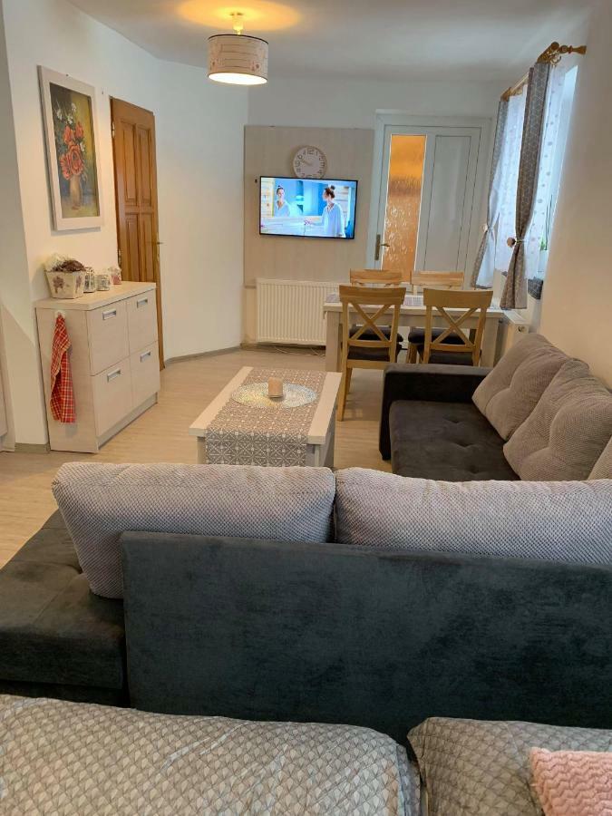 Apartman Filipovice S Letni Terasou Bagian luar foto